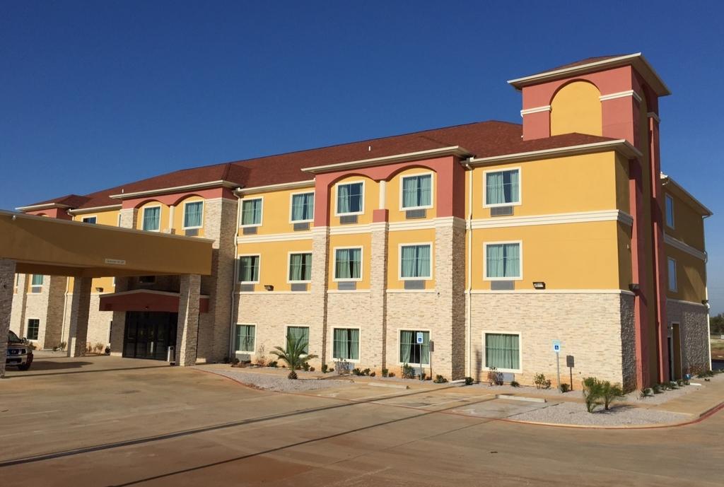 Residency Suites Cotulla Exterior photo